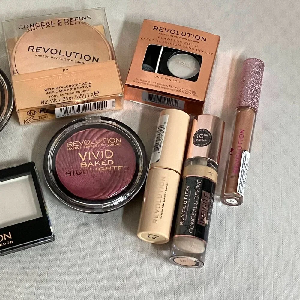 Revolution Makeup Lot Of 10 Concealers Blush Highlighter Bronze Eyeshadow & More